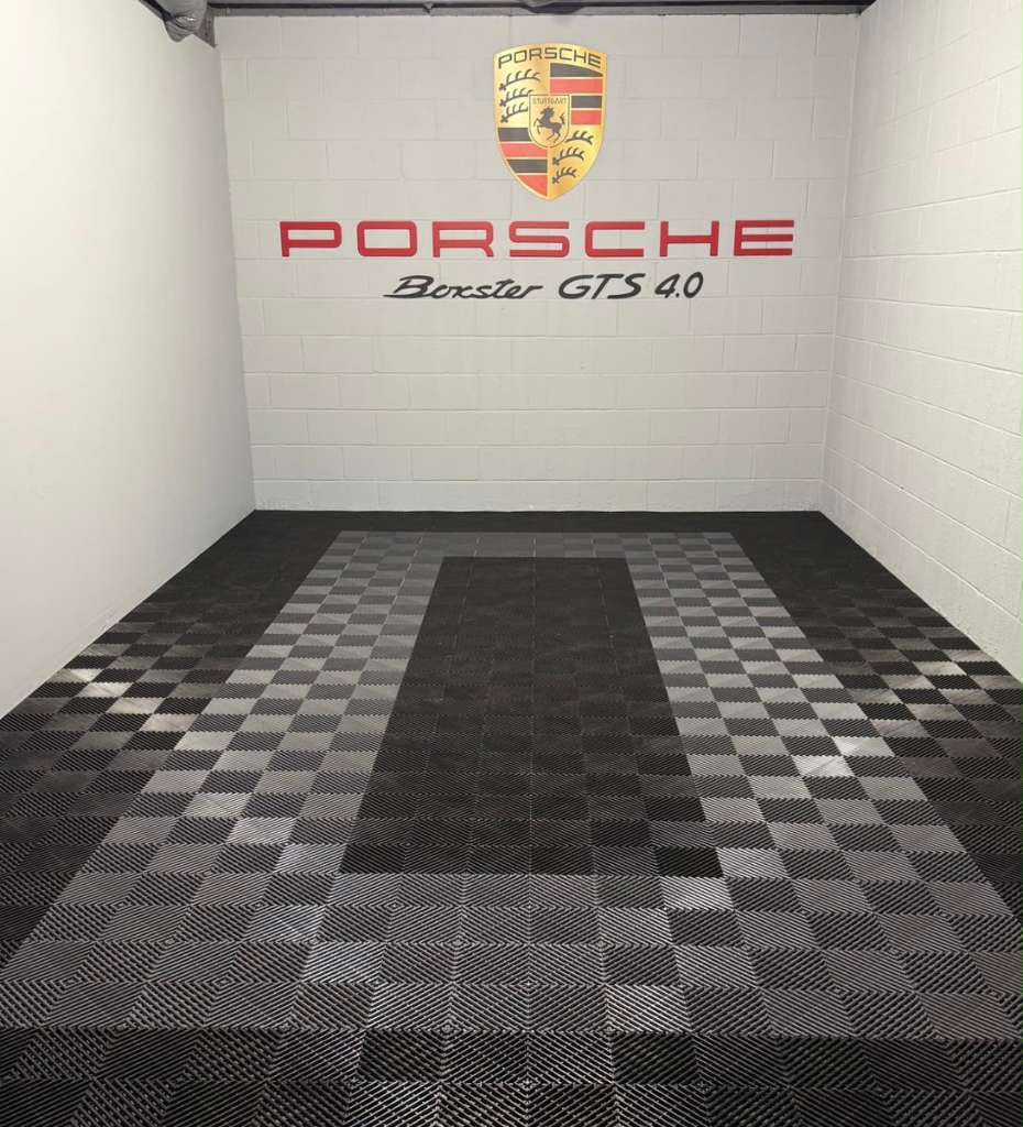 Porsche Metal Letter & Crest Wall Sign Set – High-End Garage Wall Art Decor